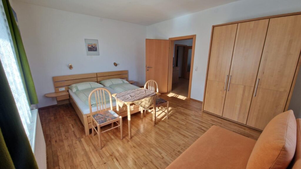Schlafzimmer Ferienwohnung 2 1024x576